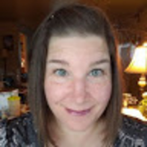 Meet your Posher, Stacie - Picture 1 of 1